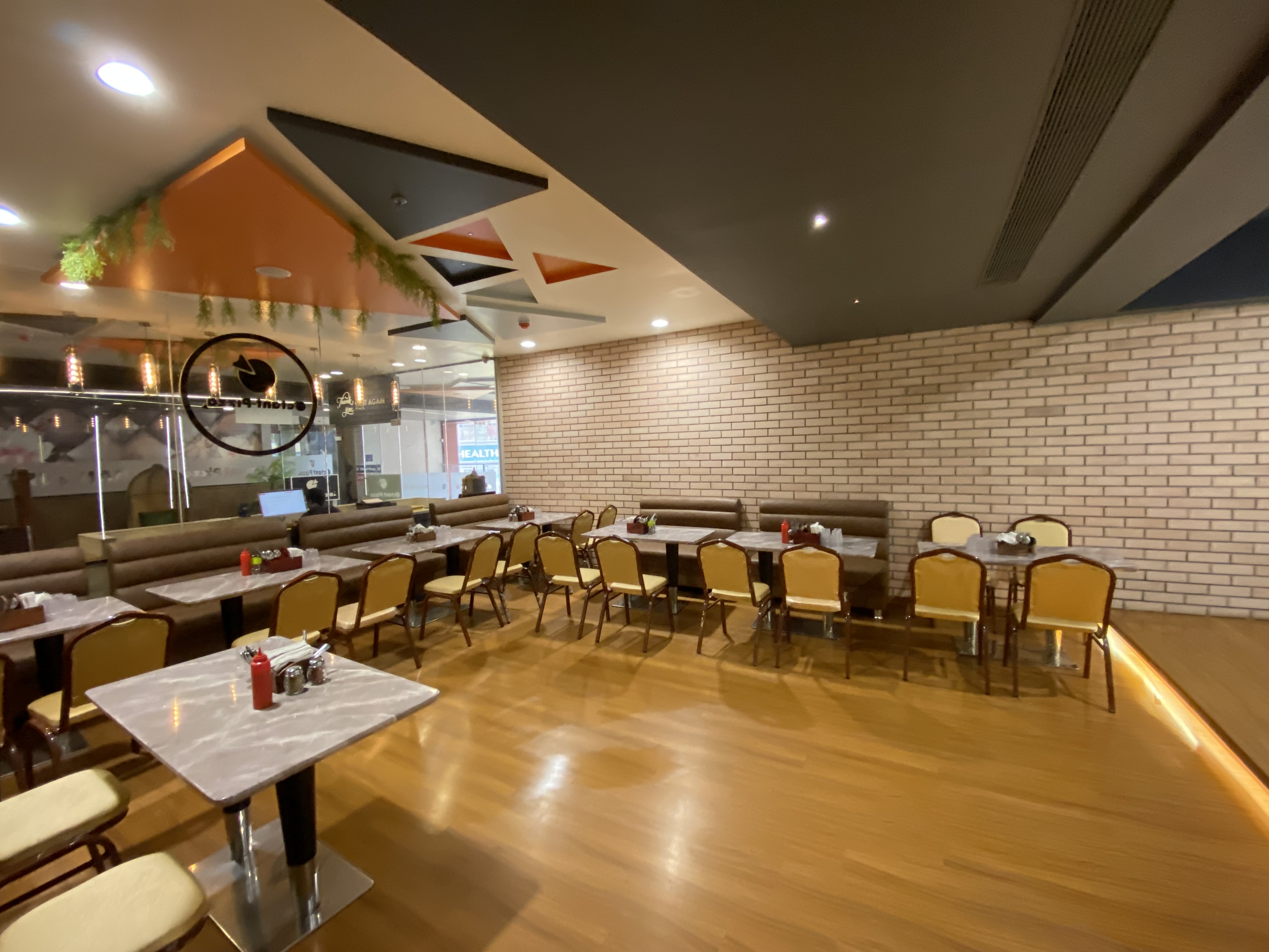 Octant Pizza Interior